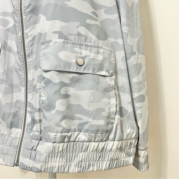 Chico’s Zenergy Camo Mix Jacket Chic Resortwear Beach - Picture 5 of 15